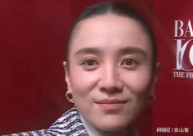 吓坏杨幂不敢露脸只有赵今麦扛住了！pg电子试玩入口芭莎之夜被镜头签(图4)