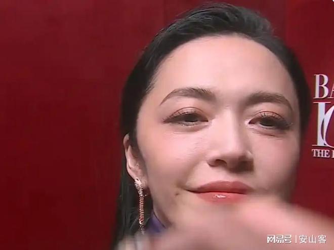 吓坏杨幂不敢露脸只有赵今麦扛住了！pg电子试玩入口芭莎之夜被镜头签(图9)