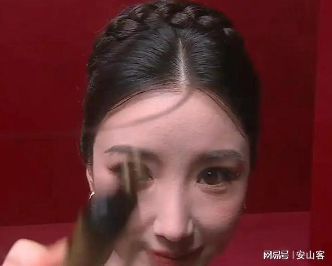 吓坏杨幂不敢露脸只有赵今麦扛住了！pg电子试玩入口芭莎之夜被镜头签(图10)